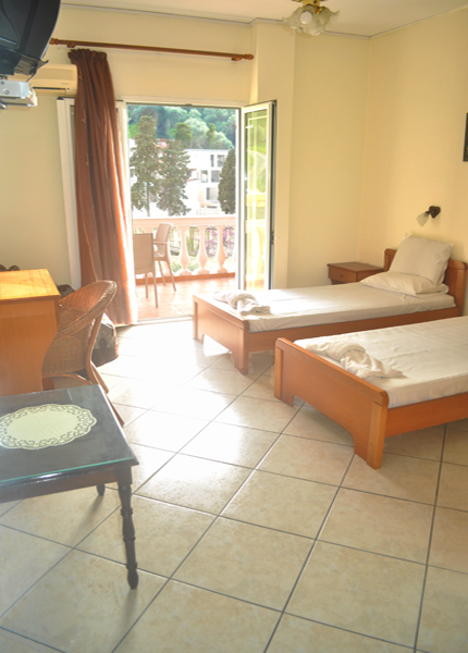 APARTMENTS on the 1st floor - Second bedroom with 2 single beds